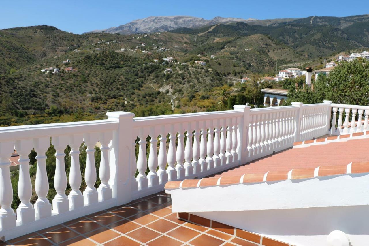 Casa Los Almendros Canillas de Albaida Exterior photo